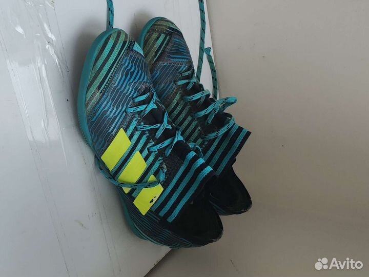 Бутсы adidas nemeziz 33 размер
