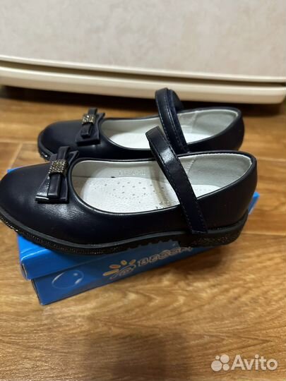 Туфли для девочки темно синии 29 размер