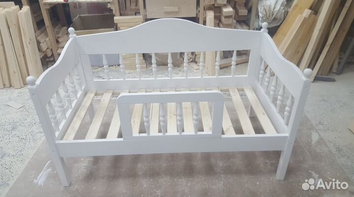 Детская кровать с ящиками от 3 лет