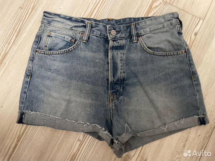 H&M Шорты джинс на болтах с порезами син EUR 42 L