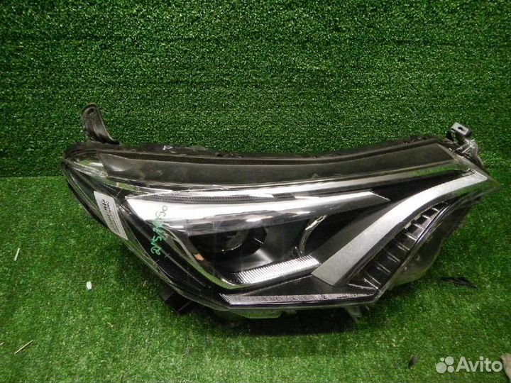 Фара правая Toyota RAV4