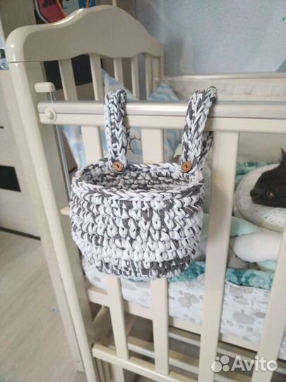 Подвесная корзинка на детскую кроватку