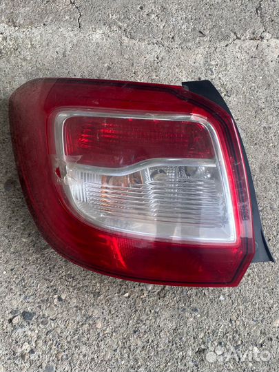 Задний левый фонарь Renault sandero 2