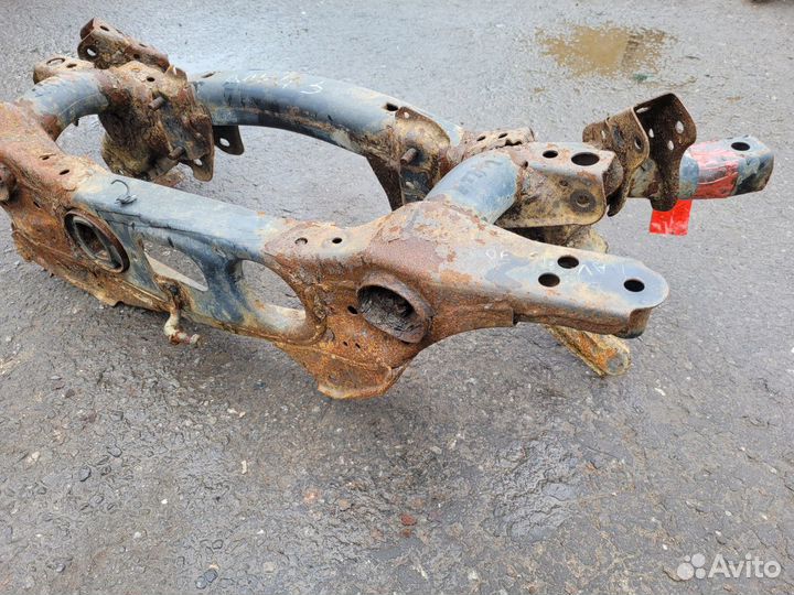 Подрамник задний на Toyota RAV4 XA30 3