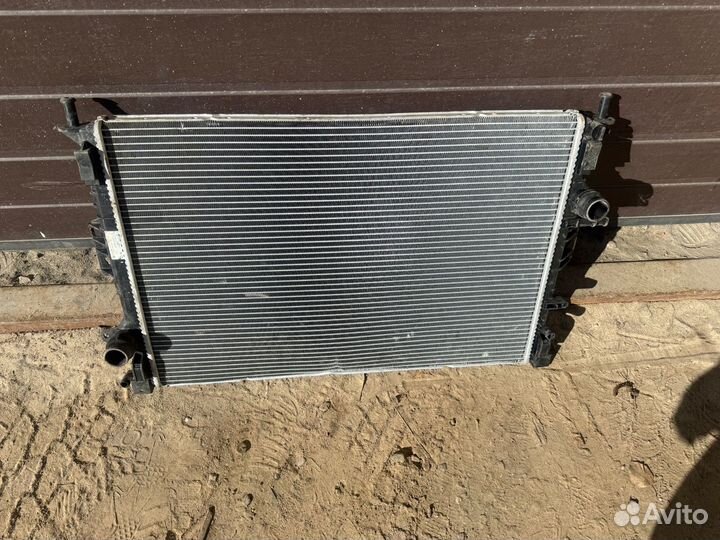 Радиатор охлаждения ford s max