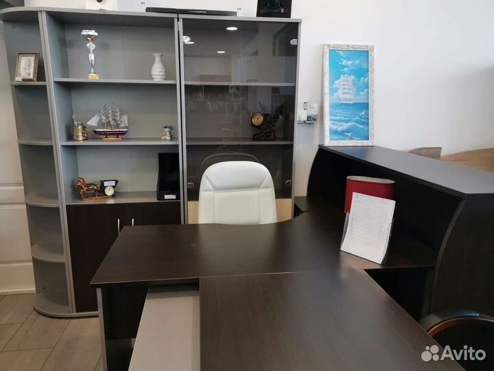 Офисный стол для руководителя новый в упаковке