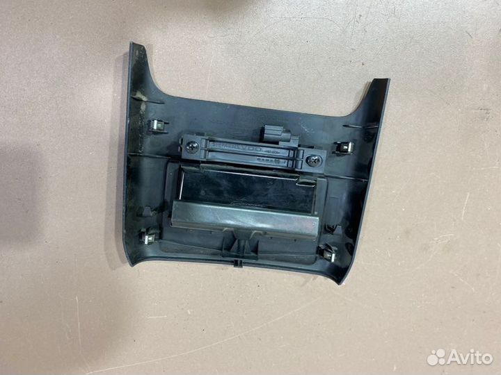 Пепельница Infiniti G25 V36 VQ25HR 2012