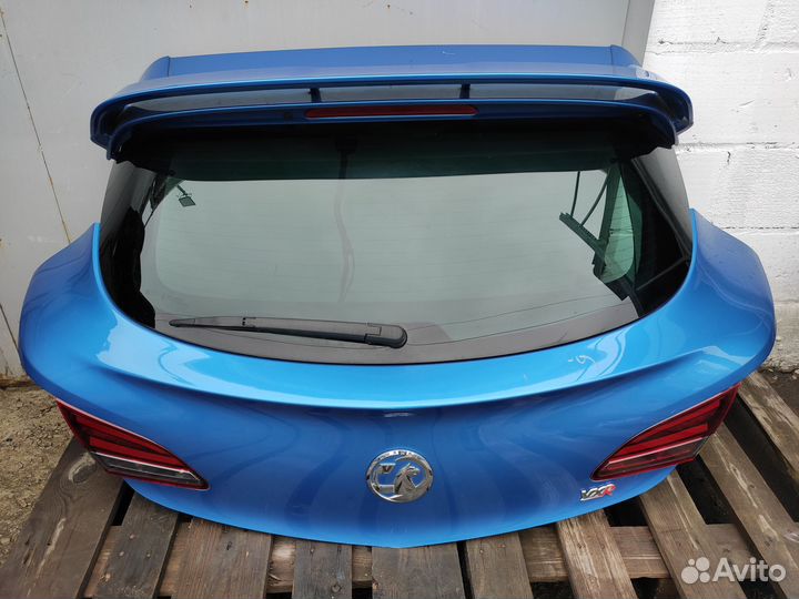 Крышка багажника OPC на Opel Astra J