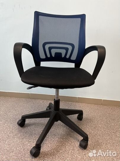 Компьютерное кресло бу стул офисный черный и синий