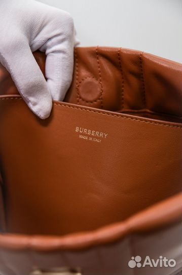 Сумка Burberry Lola в оригинальном исполнении