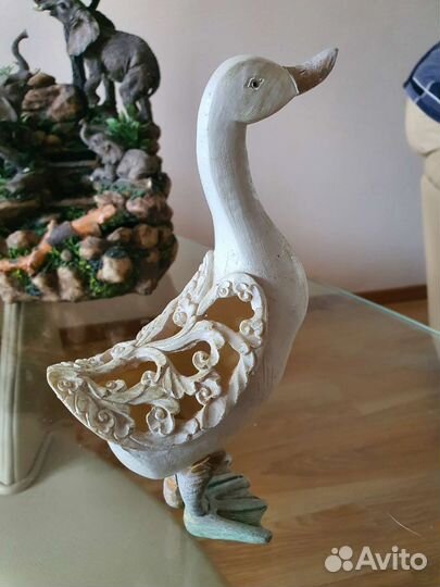 Статуэтка лебедь