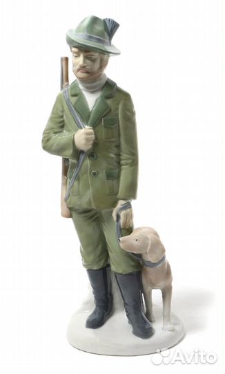 Фарфоровая фигура 