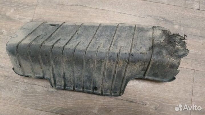 Пыльник левый Audi A5 Coupe F5 cyrc 2016