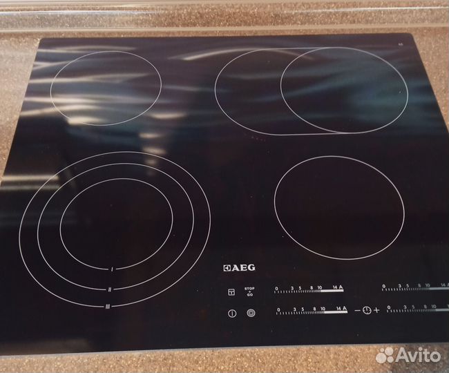 Встраиваемая электрическая панель AEG HK65407RFB