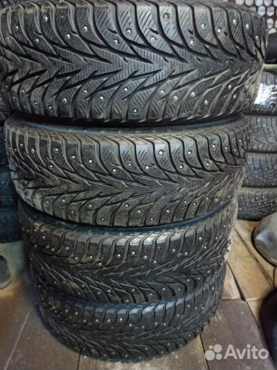 Yokohama Ice Guard Stud IG55 215/60 R17