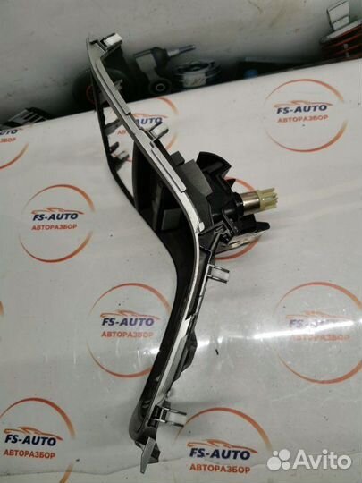 Консоль магнитофона передний Mazda 6 GH 2.0 LF