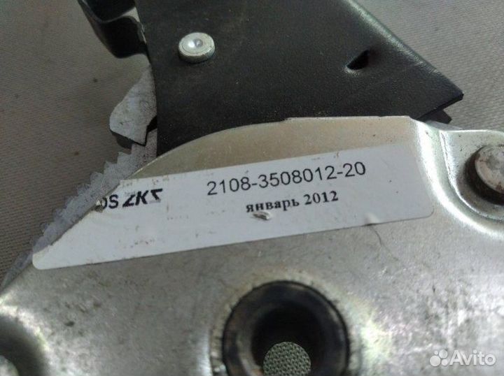 Рычаг стояночного тормоза LADA 2131 5 дверей 1.7