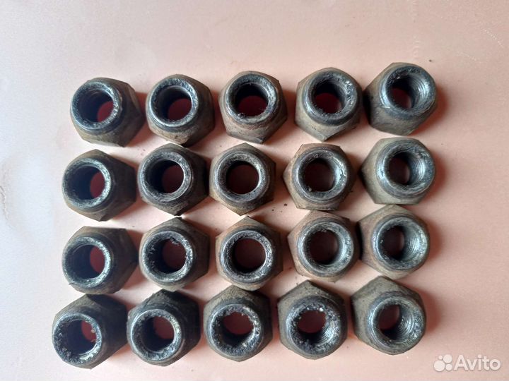 Колесные гайки Mitsubishi Outlander