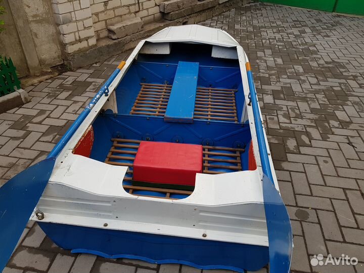 Лодка Романтика