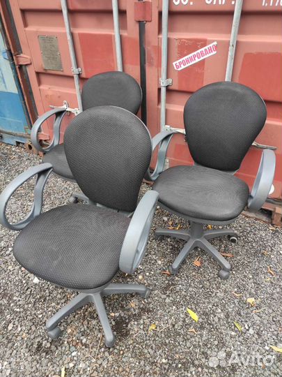 Компьютерные кресла 3шт бу