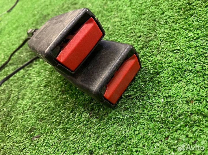 Замок ремня безопасности задний Mercedes-Benz