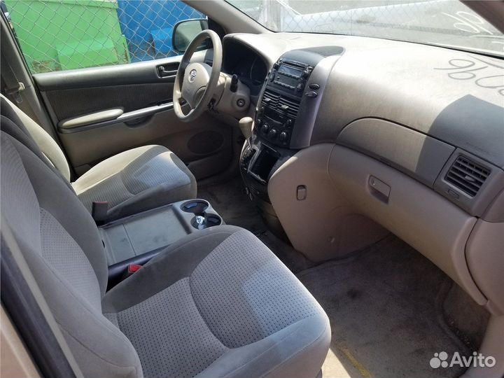 Разбор на запчасти Toyota Sienna 2