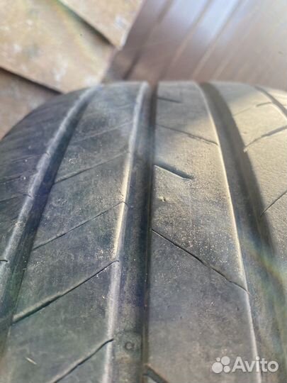 Kumho Ecsta HS52 215/55 R17