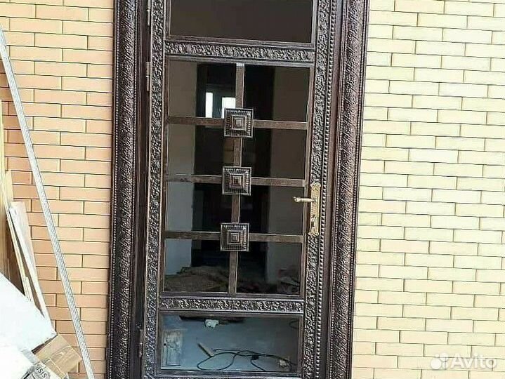 Кованая дверь входная