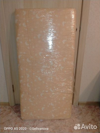 Детская кроватка с маятником и ящиком+матрас