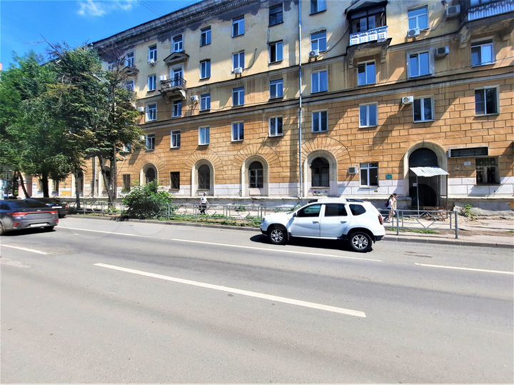 Помещения на первой линии, 220 м²