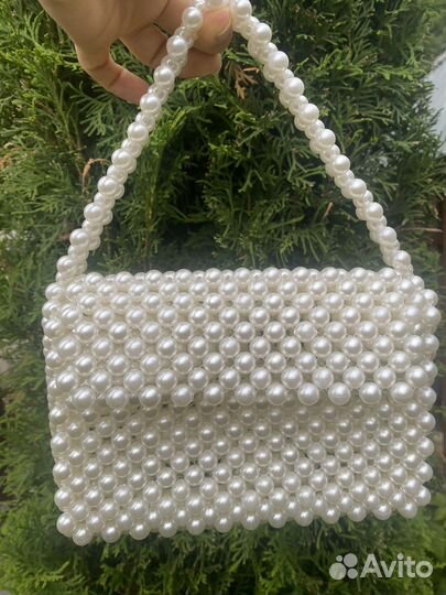 Сумочка из жемчужных бусин
