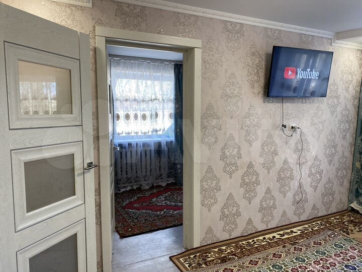 2-к. квартира, 42 м², 1/3 эт.