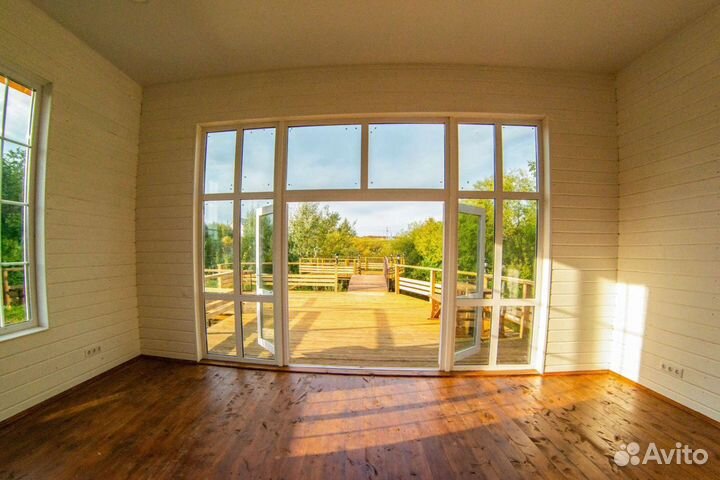 Банкетный Зал с домом и террасами