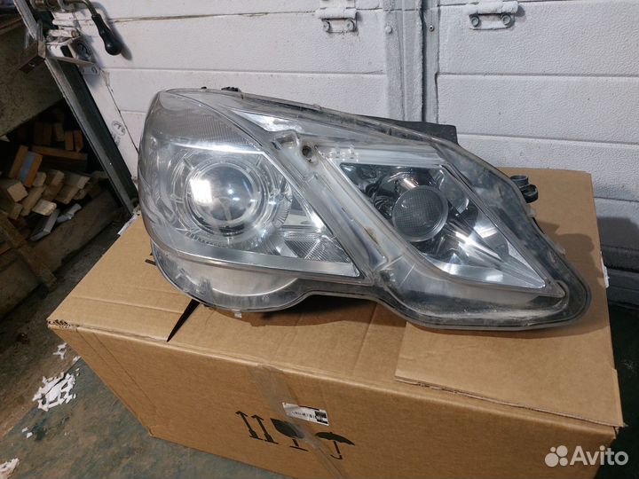 Фара правая Mercedes-Benz E-Класс A2128205861