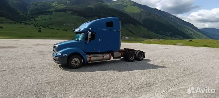 Freightliner Columbia, 2004