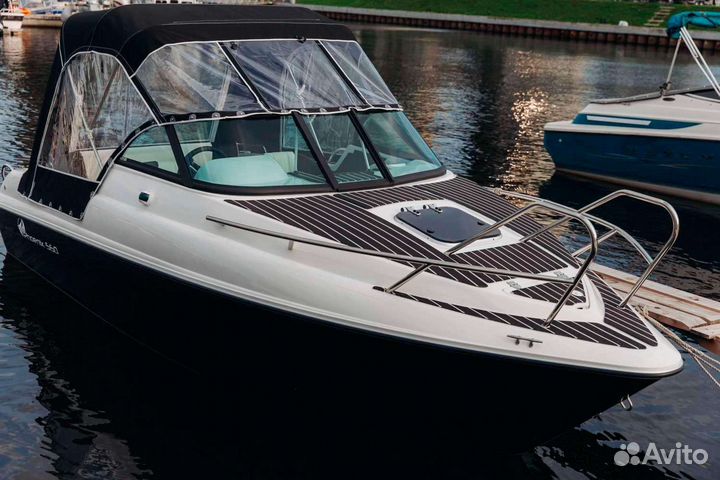 Катер Phoenix 560