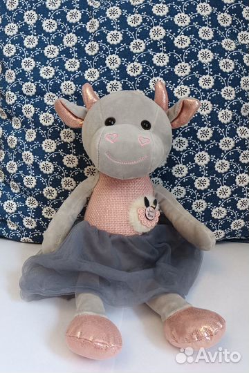 Игрушка Коровка в одежде, 40 см