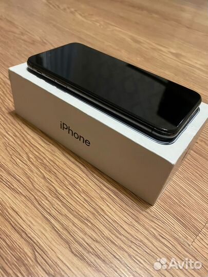 iPhone X, 64 ГБ