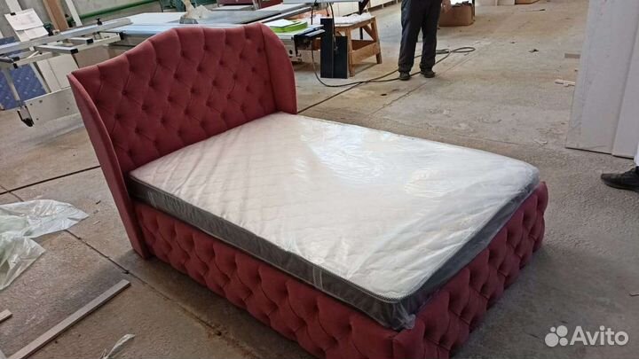 Детская кровать в каретной стяжке