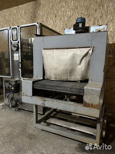 Термоупаковочный аппарат автомат с группиратором