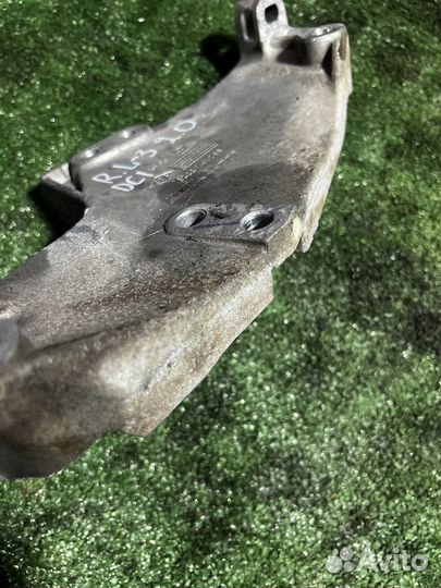 Кронштейн двигателя Renault Laguna 3 2.0 DCI