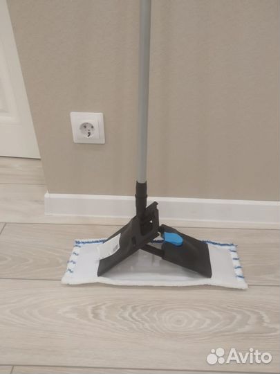 Швабра с насадкой из микрофибры