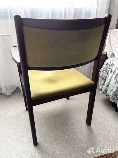 Стул-кресло мягкий классический