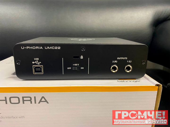 Звуковая карта Behringer UMC22