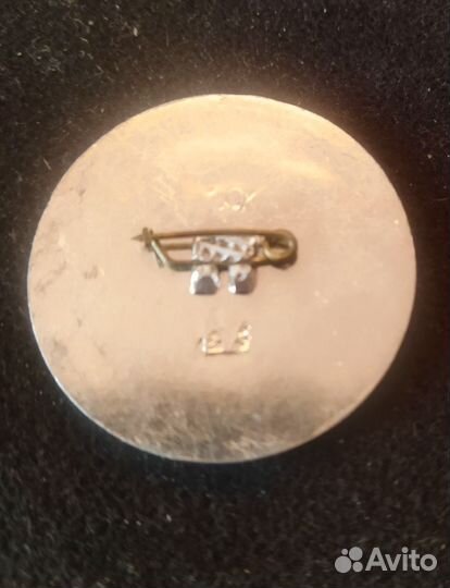 Значок СССР. Автомобиль Москвич 2141. Бордовый