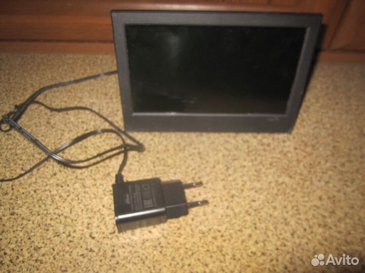 Цифровая фоторамка Ritmix RDF-710