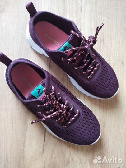 Кроссовки новые Demix 35 размер