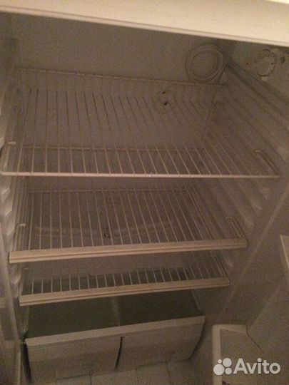 Холодильник (нет фриона) и Холодильник «Свияга»