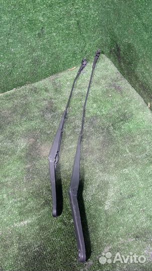 Поводок стеклоочистителя переднего Ford Focus