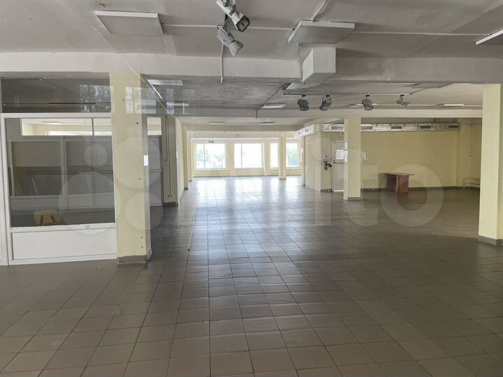 Выставка 560 м²